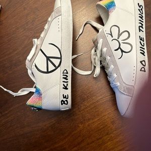 Kurt Geiger Woman’s Lexi Eagle Low Top Sneakers. Leather/ rubber sole.